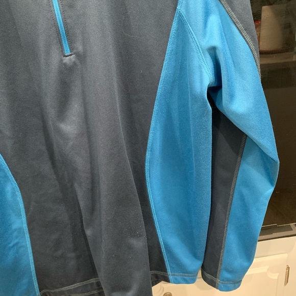 The North Face jacket for men.  Size XL.  Long sleeves, blue, 1/3 zipper, used - Picture 3 of 6